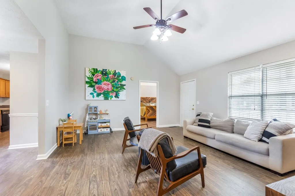 2423 Sawmill Street Murfreesboro TN 37128