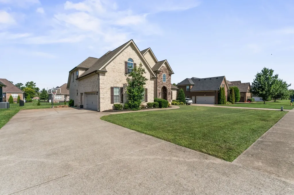 1231 Pleasant Colony Court Murfreesboro TN 37129