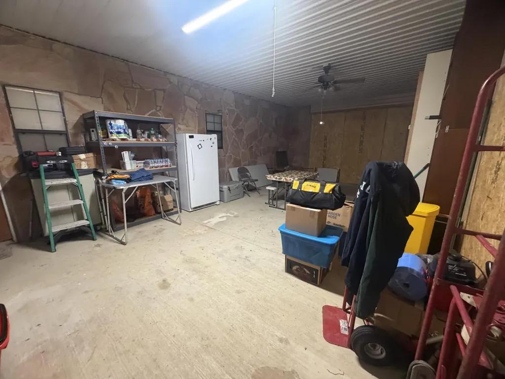 8732 Old State Highway 28 Pikeville TN 37367