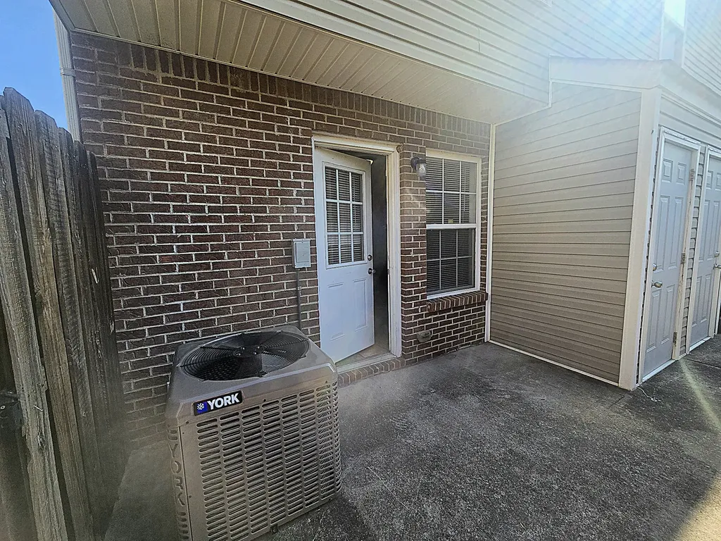 812 Oak Arbor Court Clarksville TN 37040