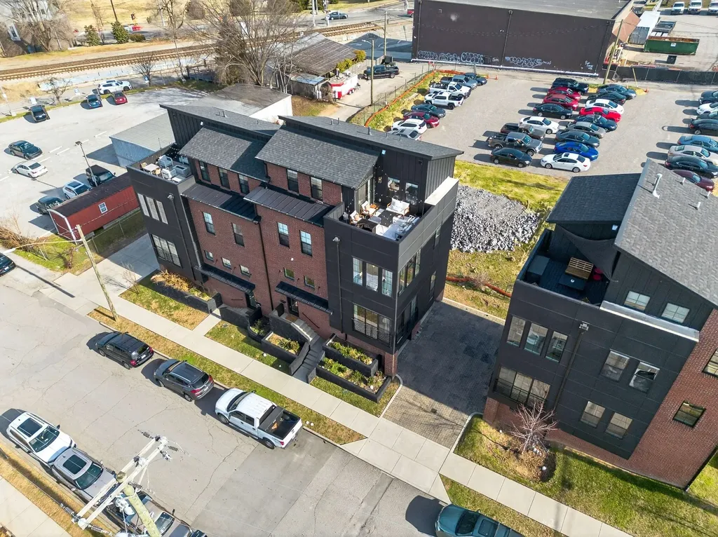 1218 Pillow Street Nashville TN 37203