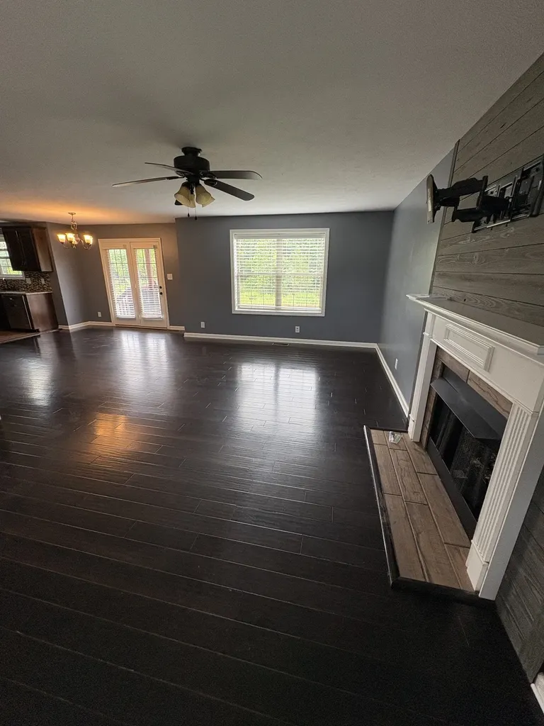 1328 Freedom Drive Clarksville TN 37042