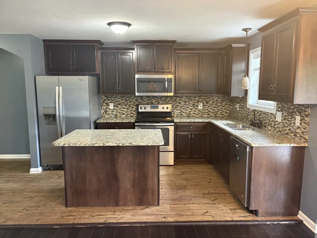 1328 Freedom Drive Clarksville TN 37042