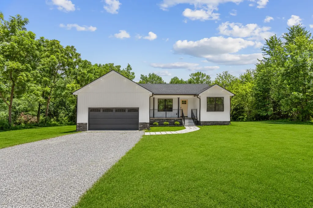 2060 Lockhart Town Road Tracy City TN 37387