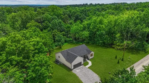 2060 Lockhart Town Road Tracy City TN 37387