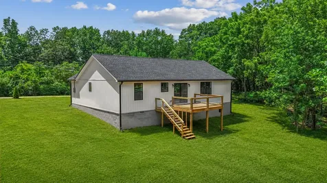 2060 Lockhart Town Road Tracy City TN 37387