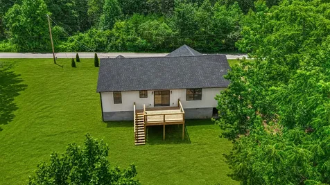 2060 Lockhart Town Road Tracy City TN 37387