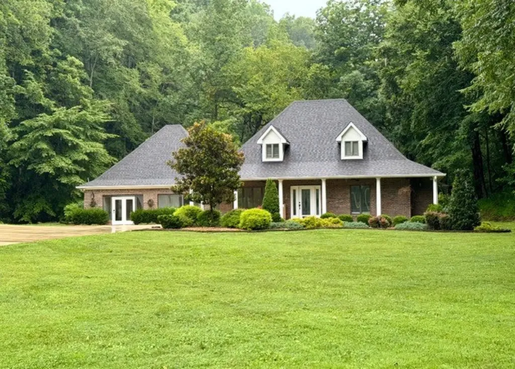 488 Stovall Hollow Road Belvidere TN 37306