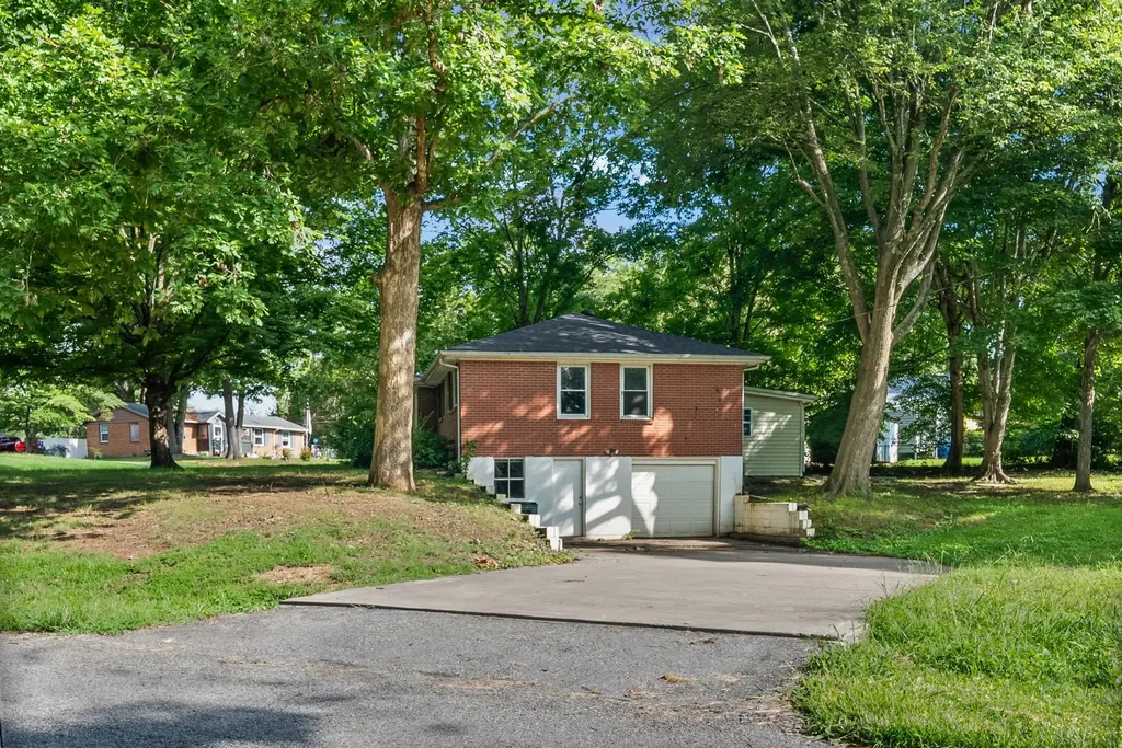18 Dalewood Drive Clarksville TN 37042
