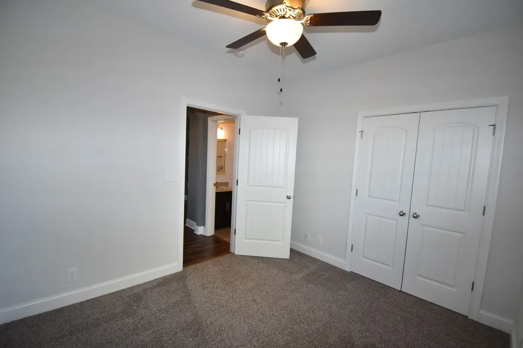 1072 Fuji Lane Clarksville TN 37040