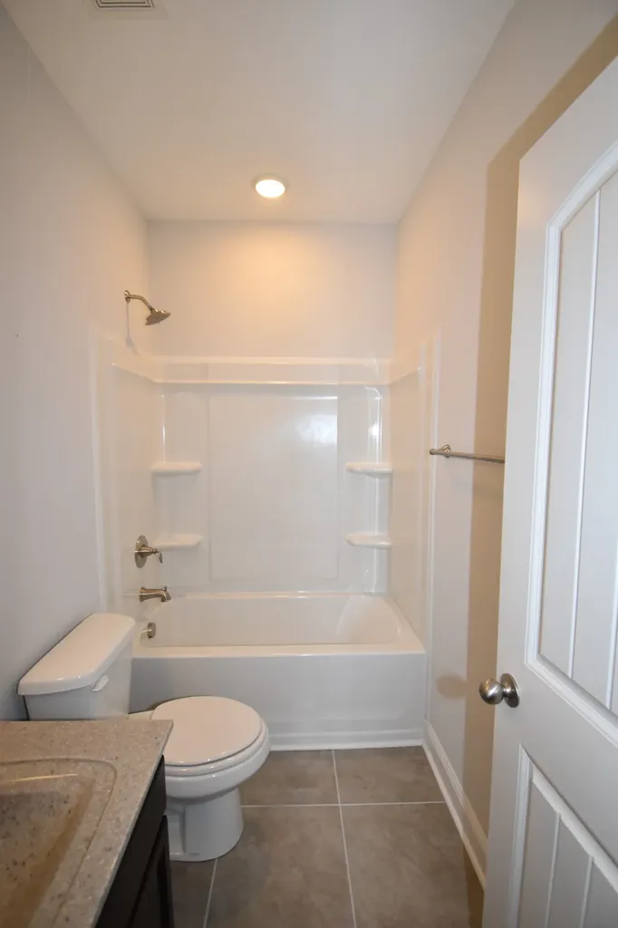 1072 Fuji Lane Clarksville TN 37040