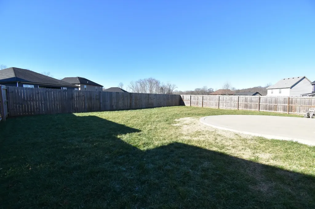 1072 Fuji Lane Clarksville TN 37040