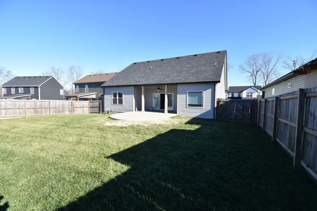 1072 Fuji Lane Clarksville TN 37040