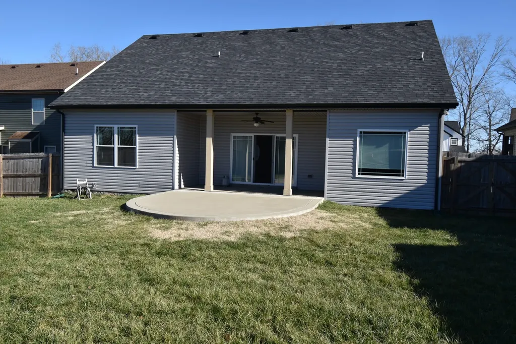 1072 Fuji Lane Clarksville TN 37040