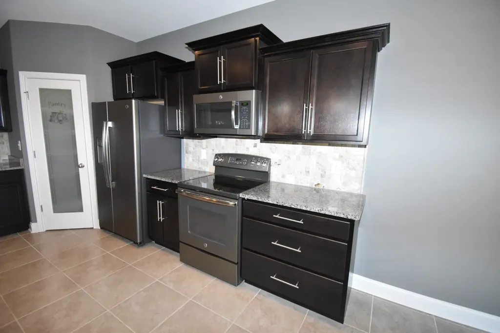 1072 Fuji Lane Clarksville TN 37040