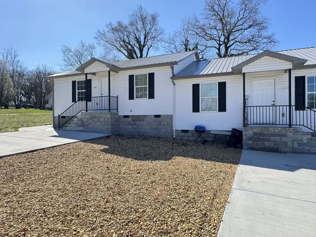 207 Sisk Street Decherd TN 37324