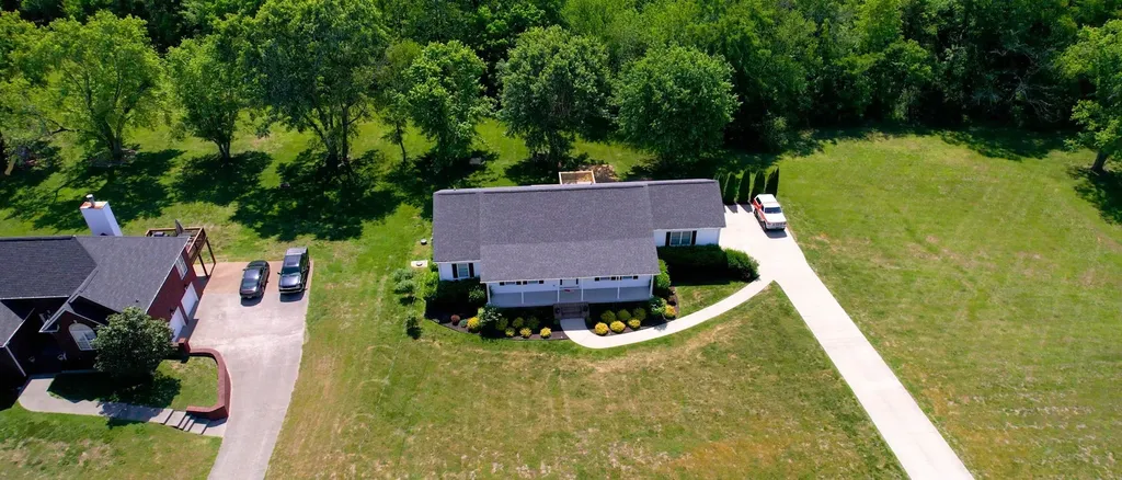 1909 Pointe Barton Drive Lebanon TN 37087