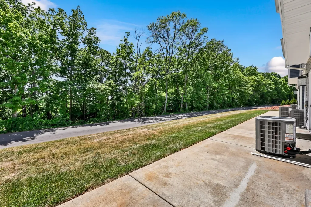 352 Front Ridge Circle Clarksville TN 37040