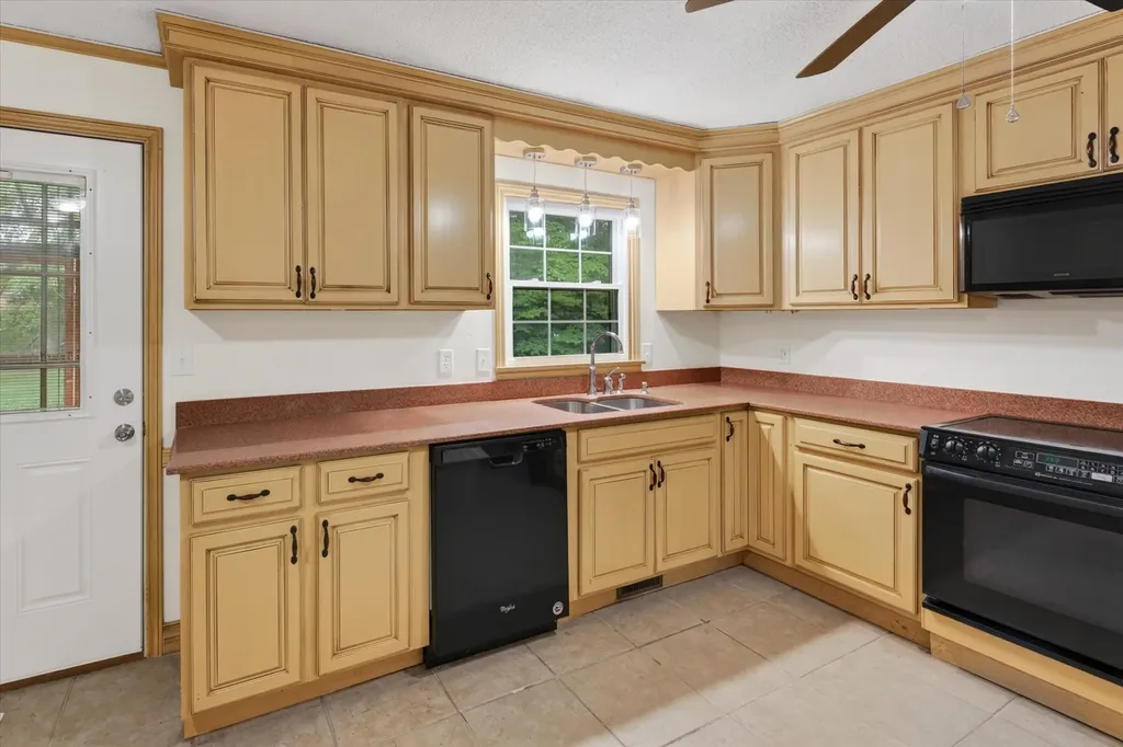607 Granger Lane Clarksville TN 37042
