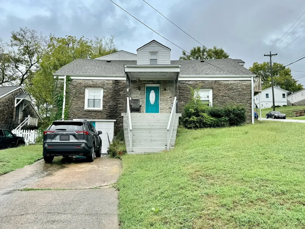 300 37th Ave, N Nashville TN 37209