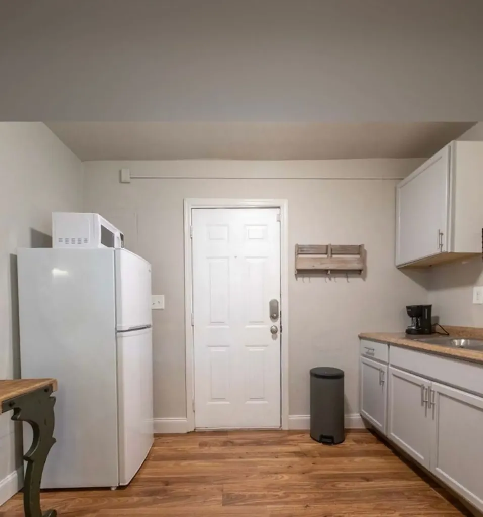 300 37th Ave, N Nashville TN 37209