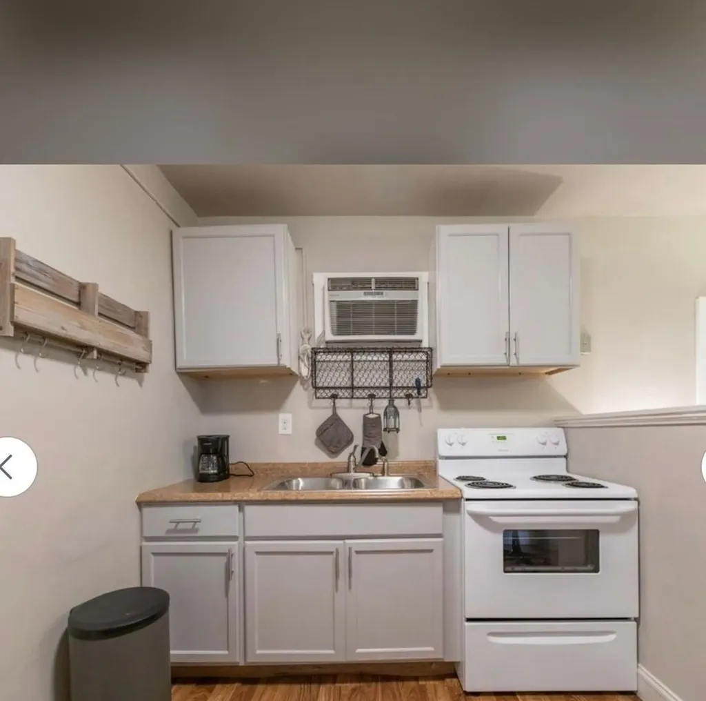 300 37th Ave, N Nashville TN 37209