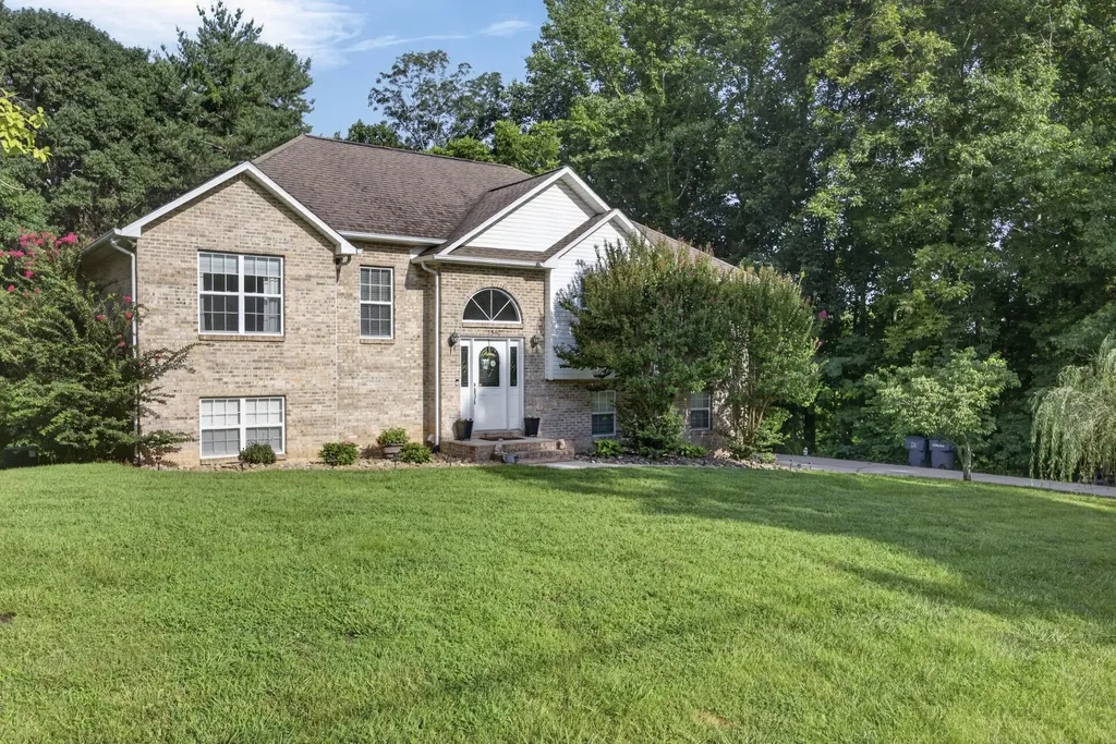 1540 Little John Lane Cookeville TN 38501
