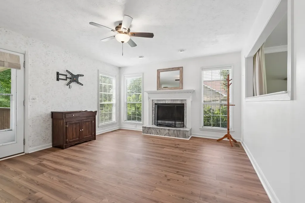 1214 Hollis Terrace Cottontown TN 37048