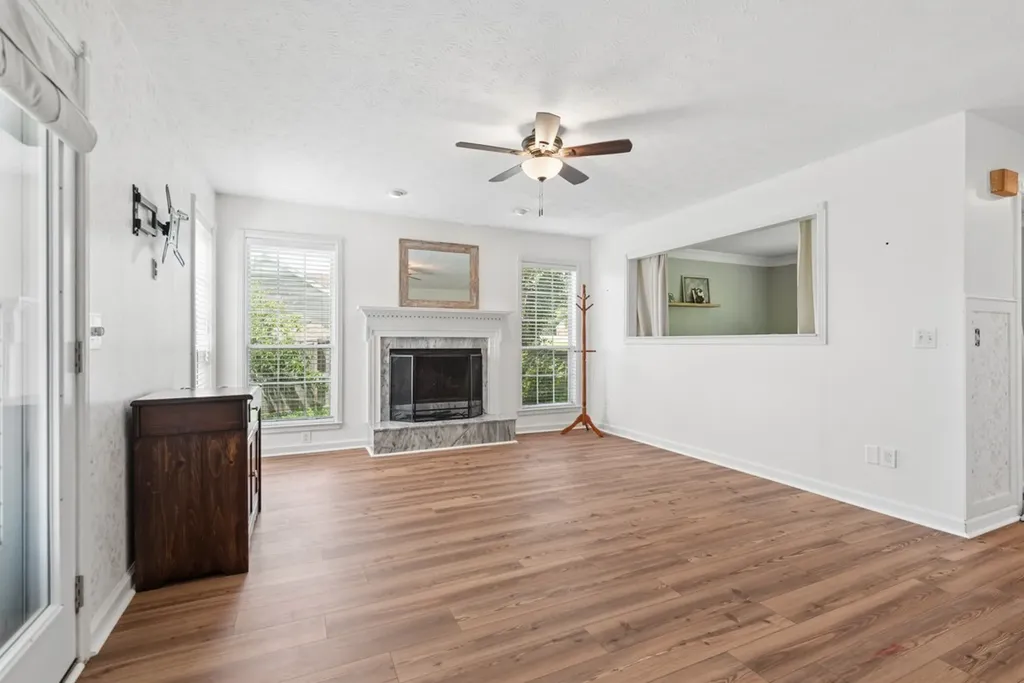 1214 Hollis Terrace Cottontown TN 37048