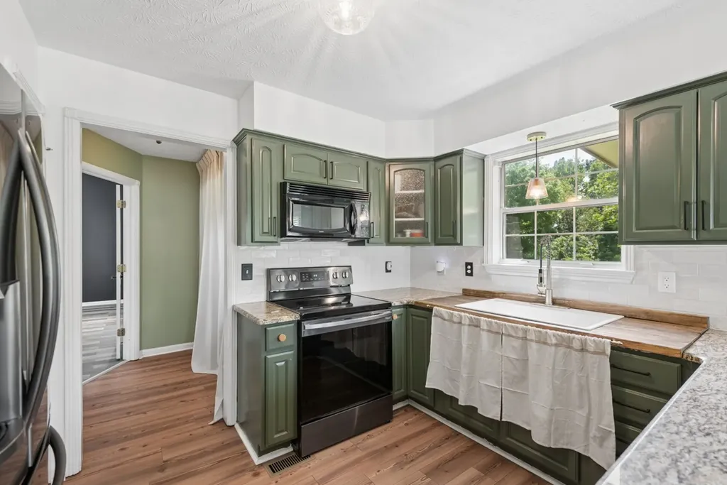 1214 Hollis Terrace Cottontown TN 37048