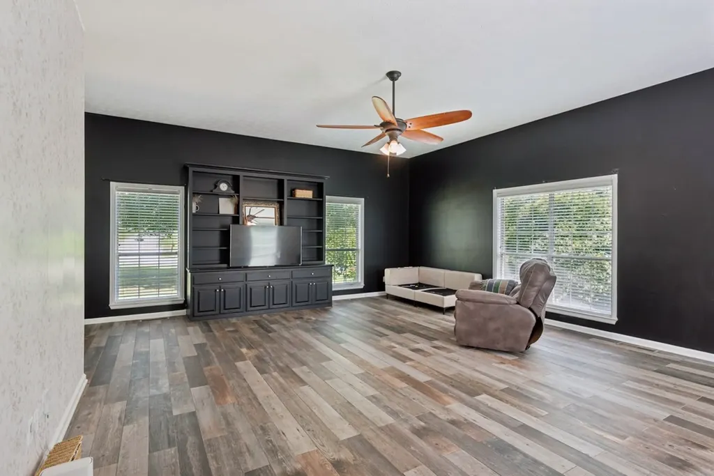 1214 Hollis Terrace Cottontown TN 37048