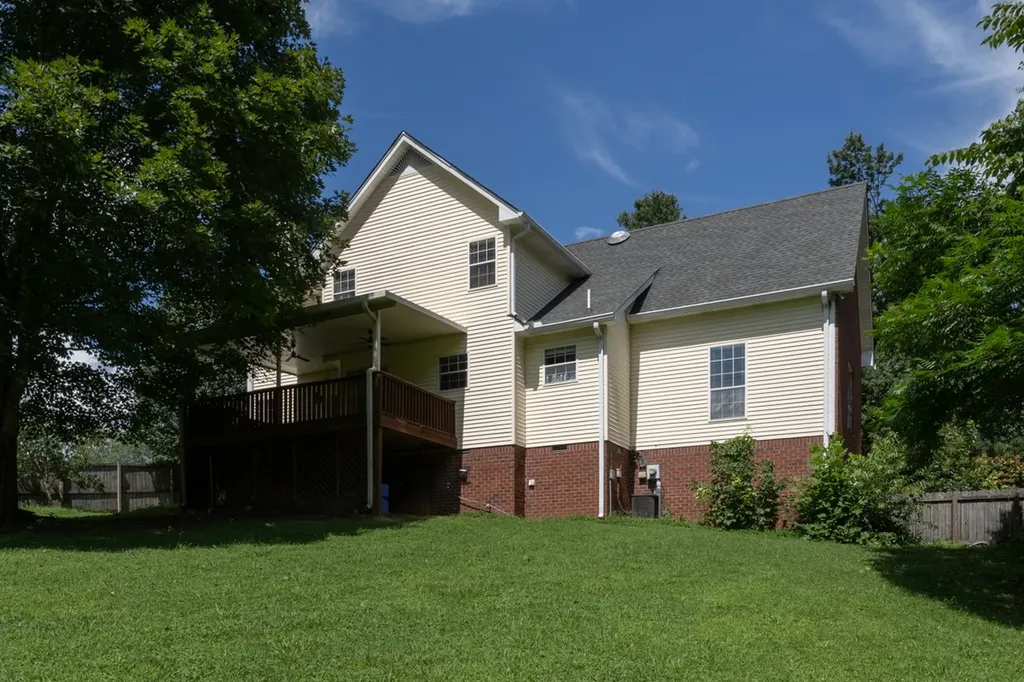 1214 Hollis Terrace Cottontown TN 37048