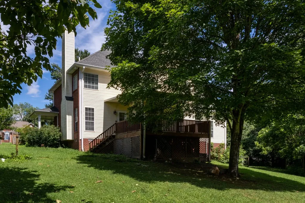 1214 Hollis Terrace Cottontown TN 37048