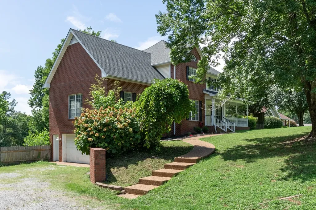 1214 Hollis Terrace Cottontown TN 37048