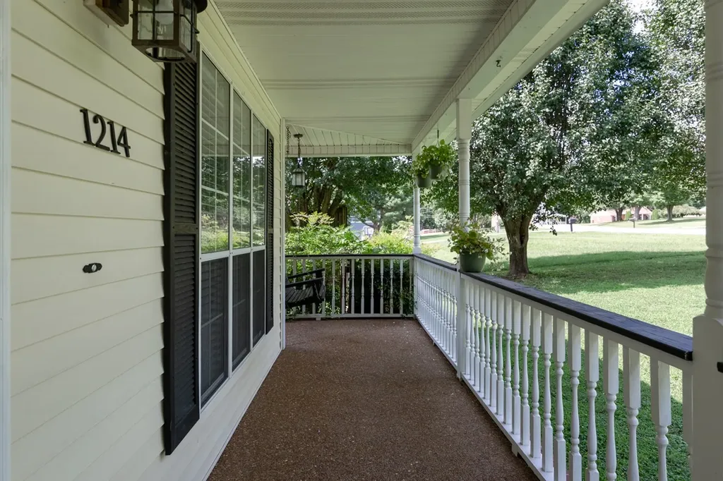 1214 Hollis Terrace Cottontown TN 37048