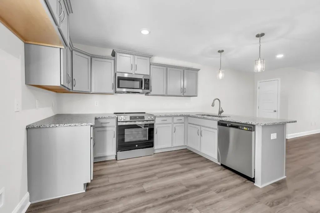 127 Quarry Point Drive Clarksville TN 37043