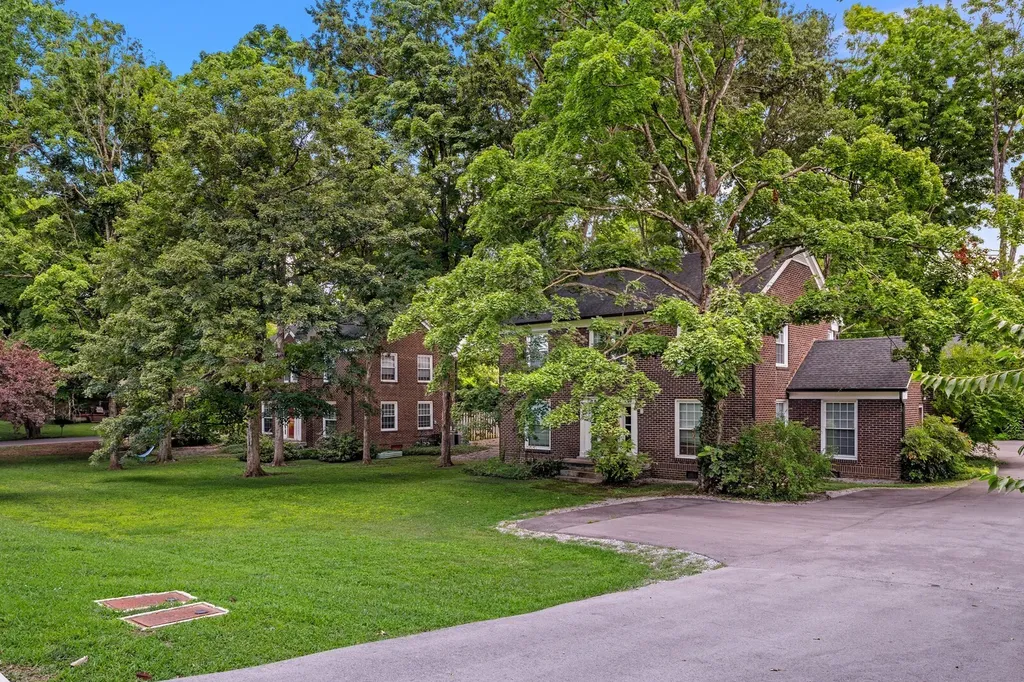 602 Bowling Avenue Nashville TN 37215