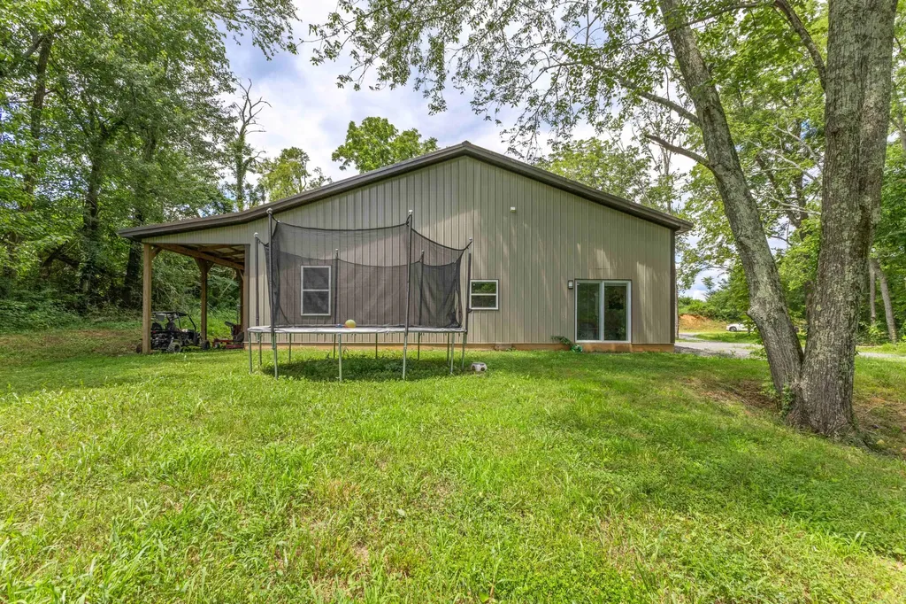 176 S Palmers Chapel Road White House TN 37188