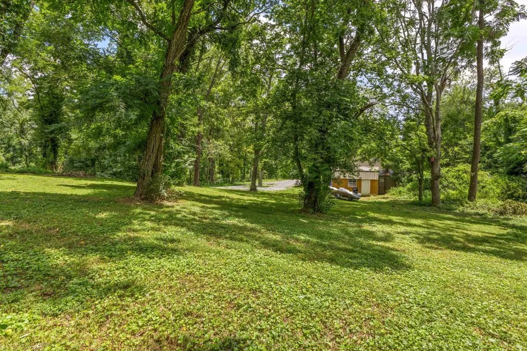 176 S Palmers Chapel Road White House TN 37188