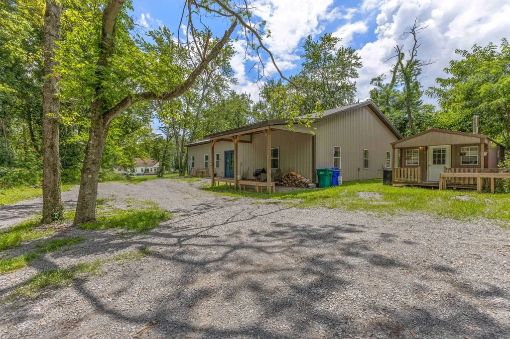 176 S Palmers Chapel Road White House TN 37188