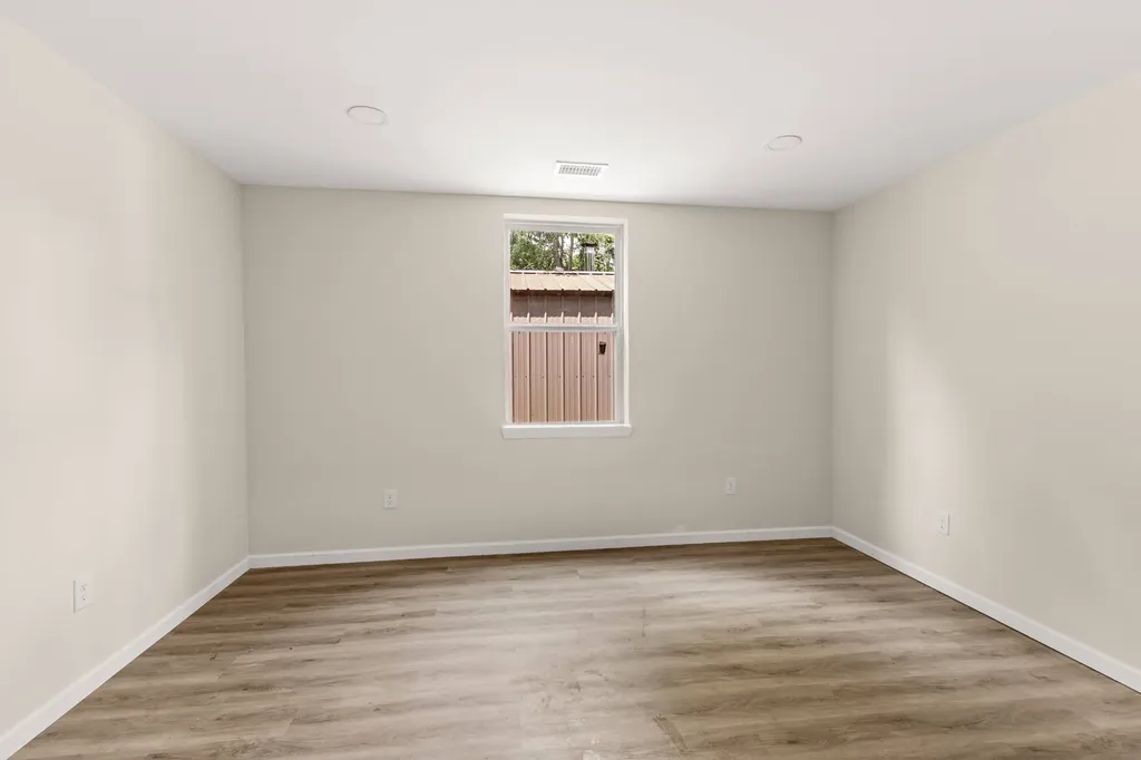 176 S Palmers Chapel Road White House TN 37188