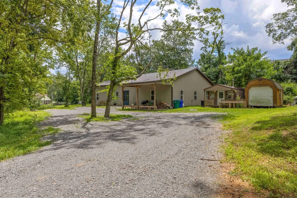 176 S Palmers Chapel Road White House TN 37188