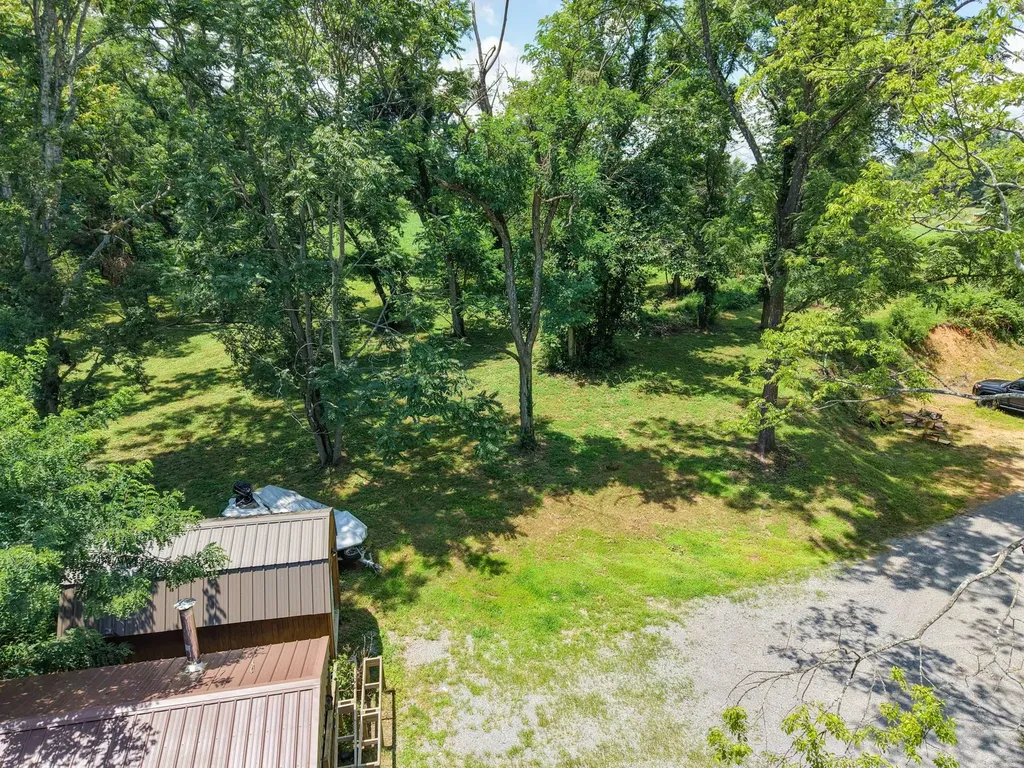 176 S Palmers Chapel Road White House TN 37188