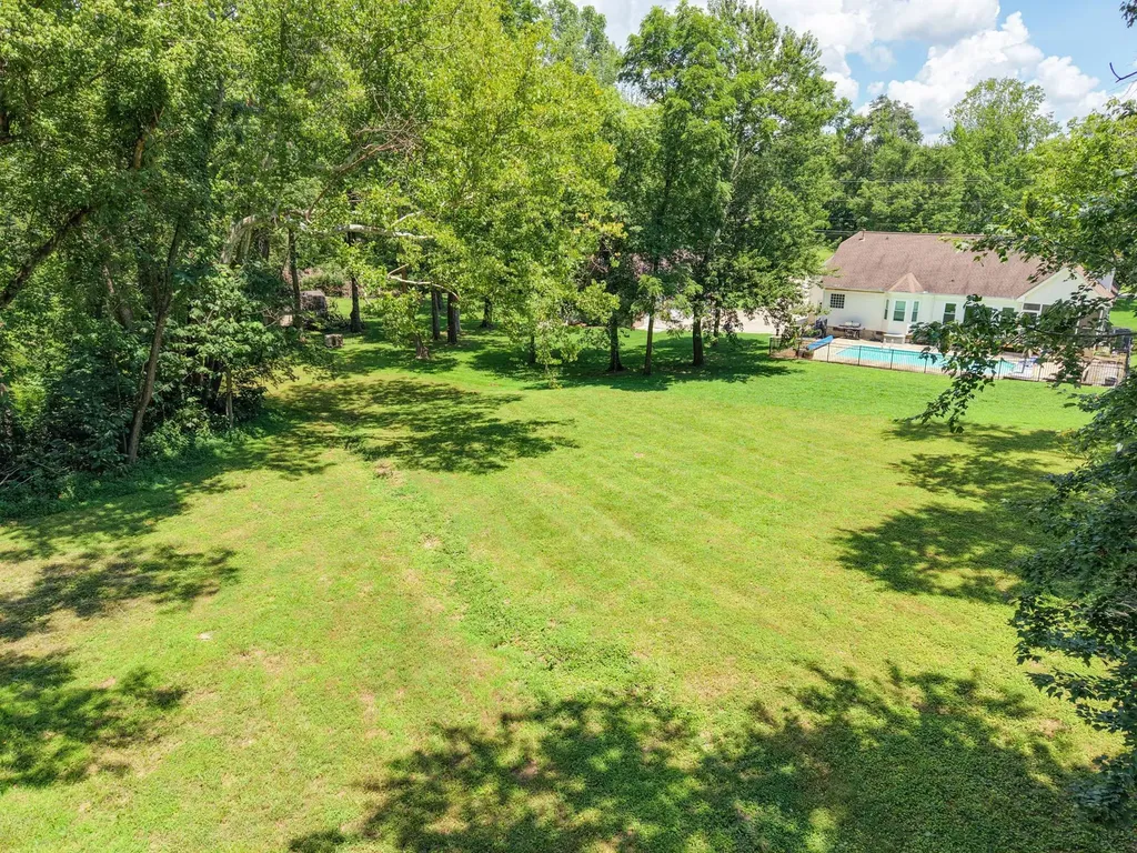 176 S Palmers Chapel Road White House TN 37188