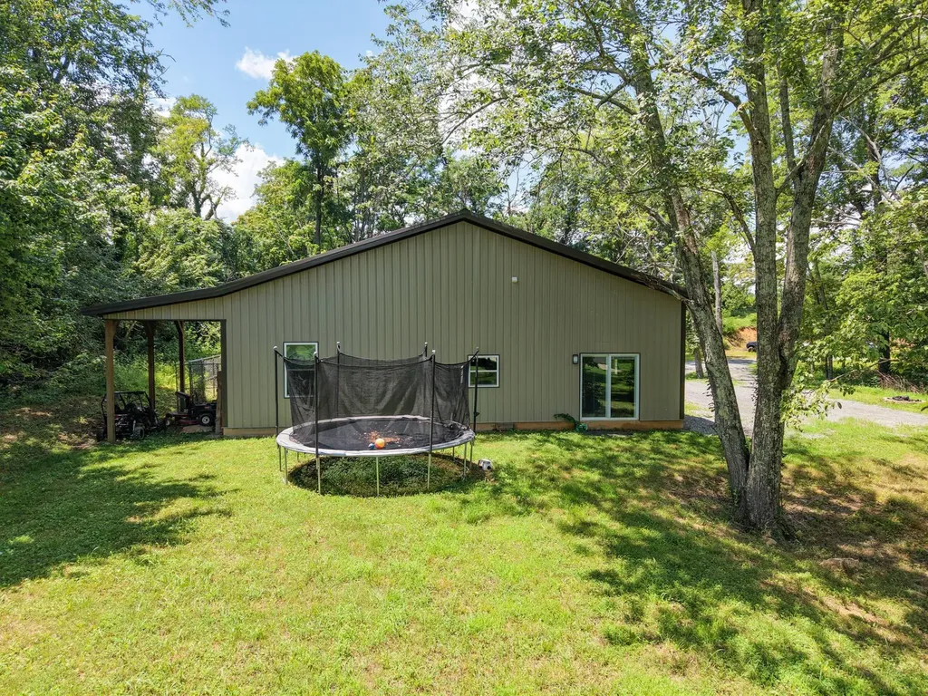 176 S Palmers Chapel Road White House TN 37188