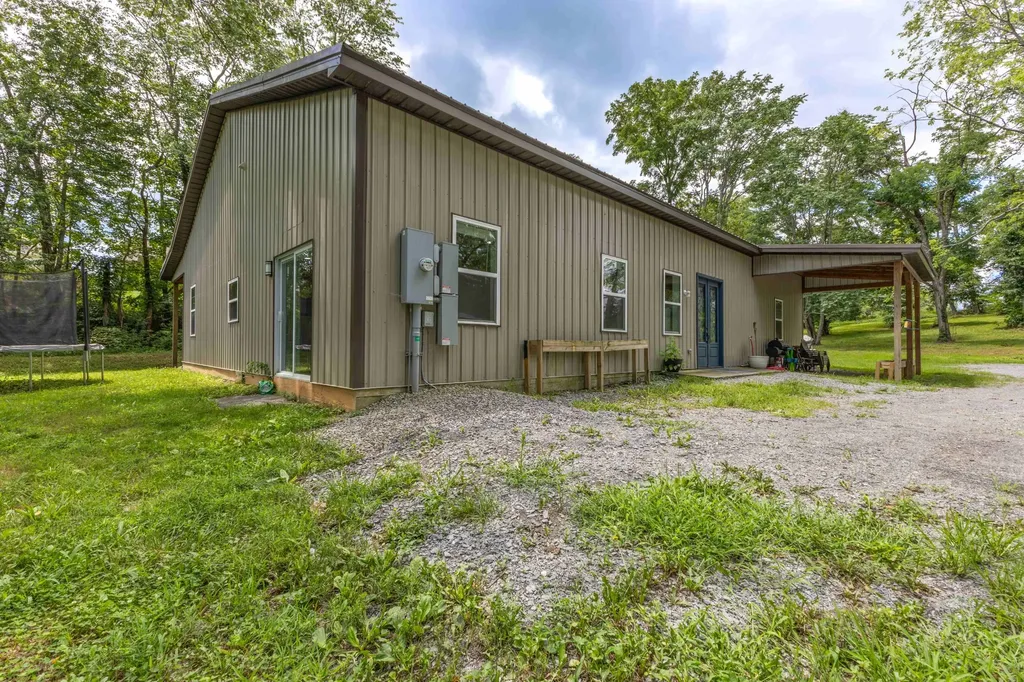176 S Palmers Chapel Road White House TN 37188