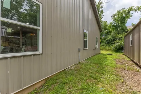 176 S Palmers Chapel Road White House TN 37188