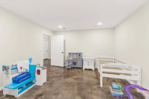 176 S Palmers Chapel Road White House TN 37188