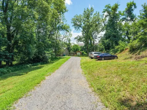 176 S Palmers Chapel Road White House TN 37188