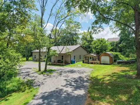 176 S Palmers Chapel Road White House TN 37188